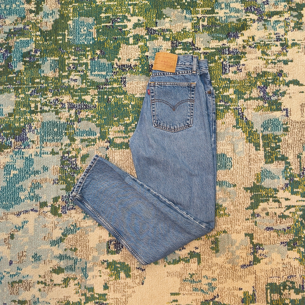 Vintage Levi's 560 Classic Blue Straight Leg Jeans